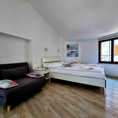 Old Bora Seaview * بيران