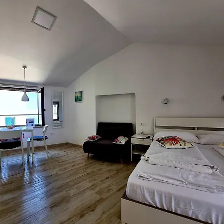 Old Bora Apartment Piran