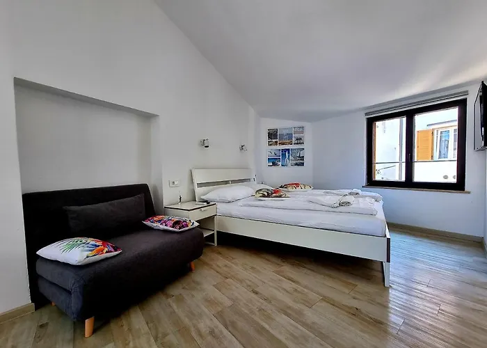 Old Bora Seaview * Piran