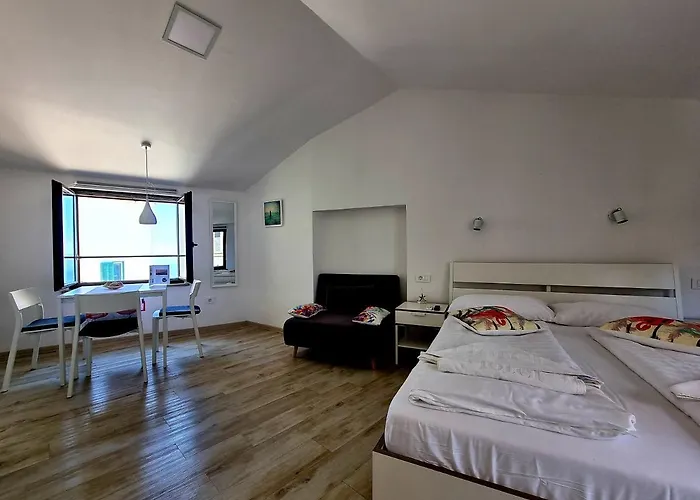 Old Bora Seaview Apartment Piran